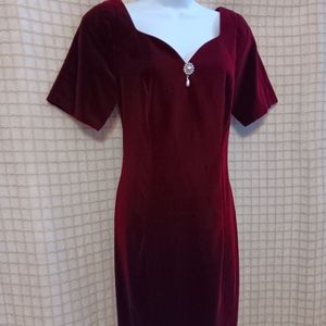 Deep dark burgundy vintage 90s beauty in velvet / velveteen